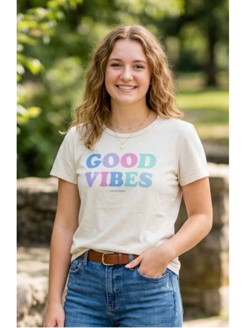 Life is Good Good Vibes Crusher Lite t-shirt Womens tee size M Medium pastel EUC
